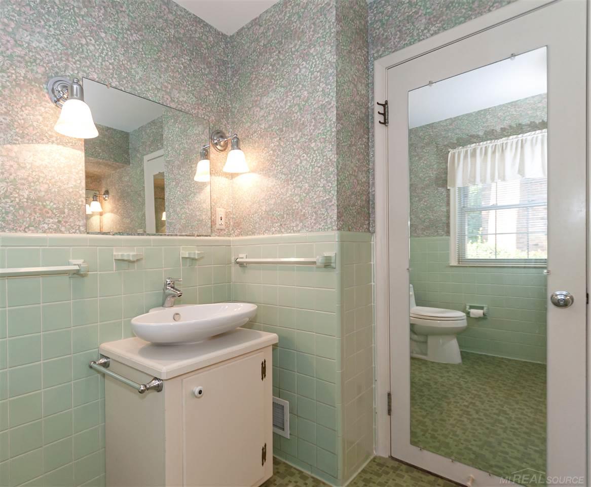 88 Roslyn Road Grosse Pointe, MI 48236 - Photo 21 of 43 50020761-20.JPG