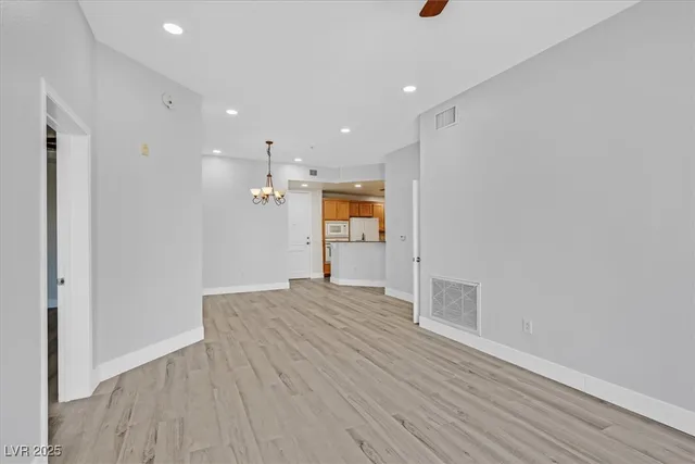 $1,600 | 31 East Agate Avenue, Unit 509, Las Vegas, NV 89123