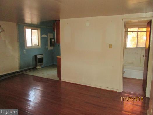 223 Kirkhoff Road Westminster, MD 21158 - Photo 9 of 23 Living Room