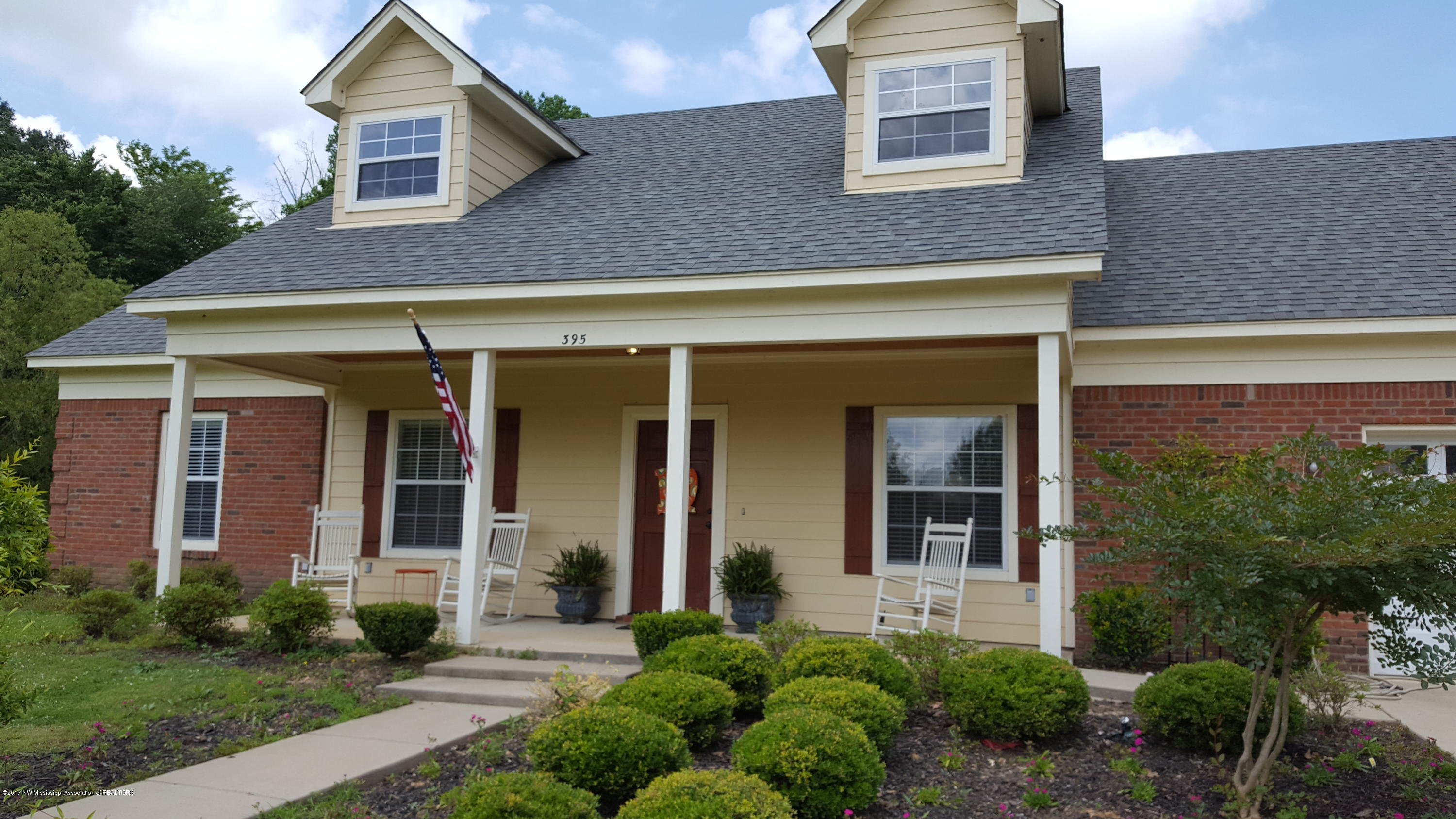 395 Oakley Road Senatobia, MS 38668 - Photo 2 of 8 395 Oakley Rd # 2