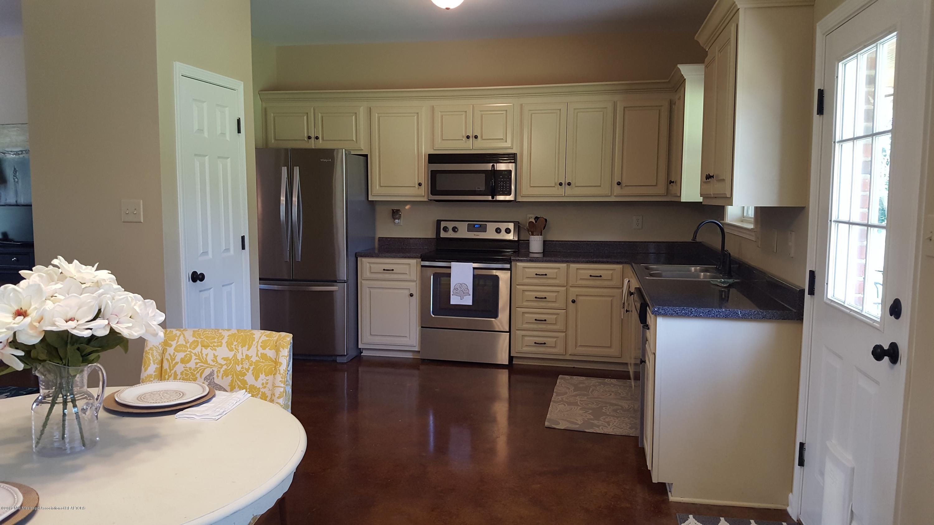 395 Oakley Road Senatobia, MS 38668 - Photo 5 of 8 395 Oakley Rd # 7