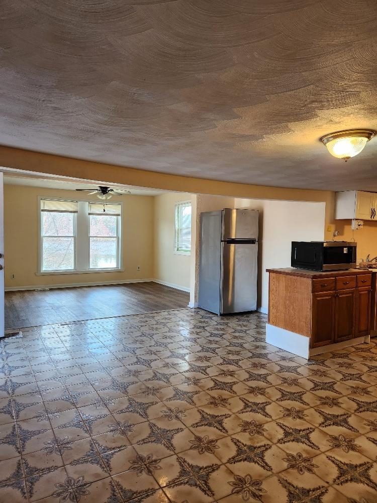 3 Chase Street Derry, NH 03038 - Photo 12 of 23