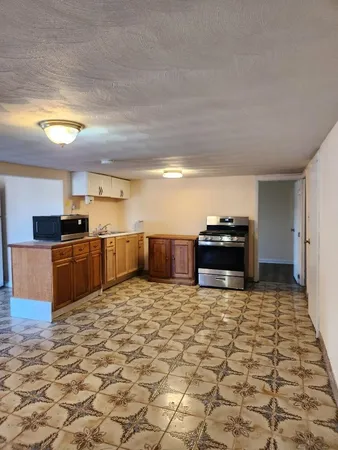 $3,000 | 3 Chase Street, Derry, NH 03038