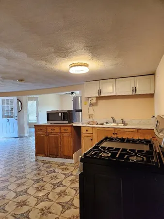 $3,000 | 3 Chase Street, Derry, NH 03038