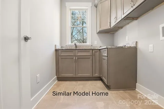 a view of entryway with window