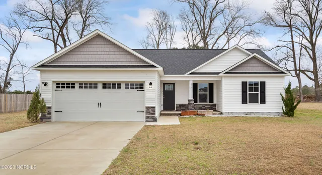 $1,650 | 412 Duster Lane, Richlands, NC 28574