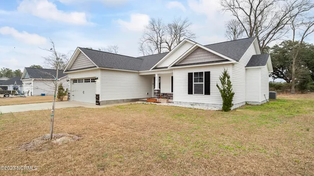 $1,650 | 412 Duster Lane, Richlands, NC 28574
