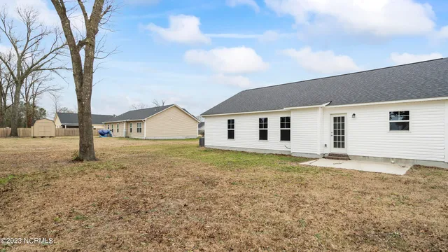 $1,650 | 412 Duster Lane, Richlands, NC 28574