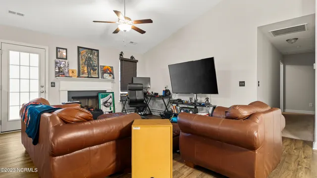 $1,650 | 412 Duster Lane, Richlands, NC 28574