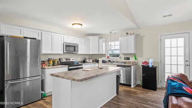 $1,650 | 412 Duster Lane, Richlands, NC 28574