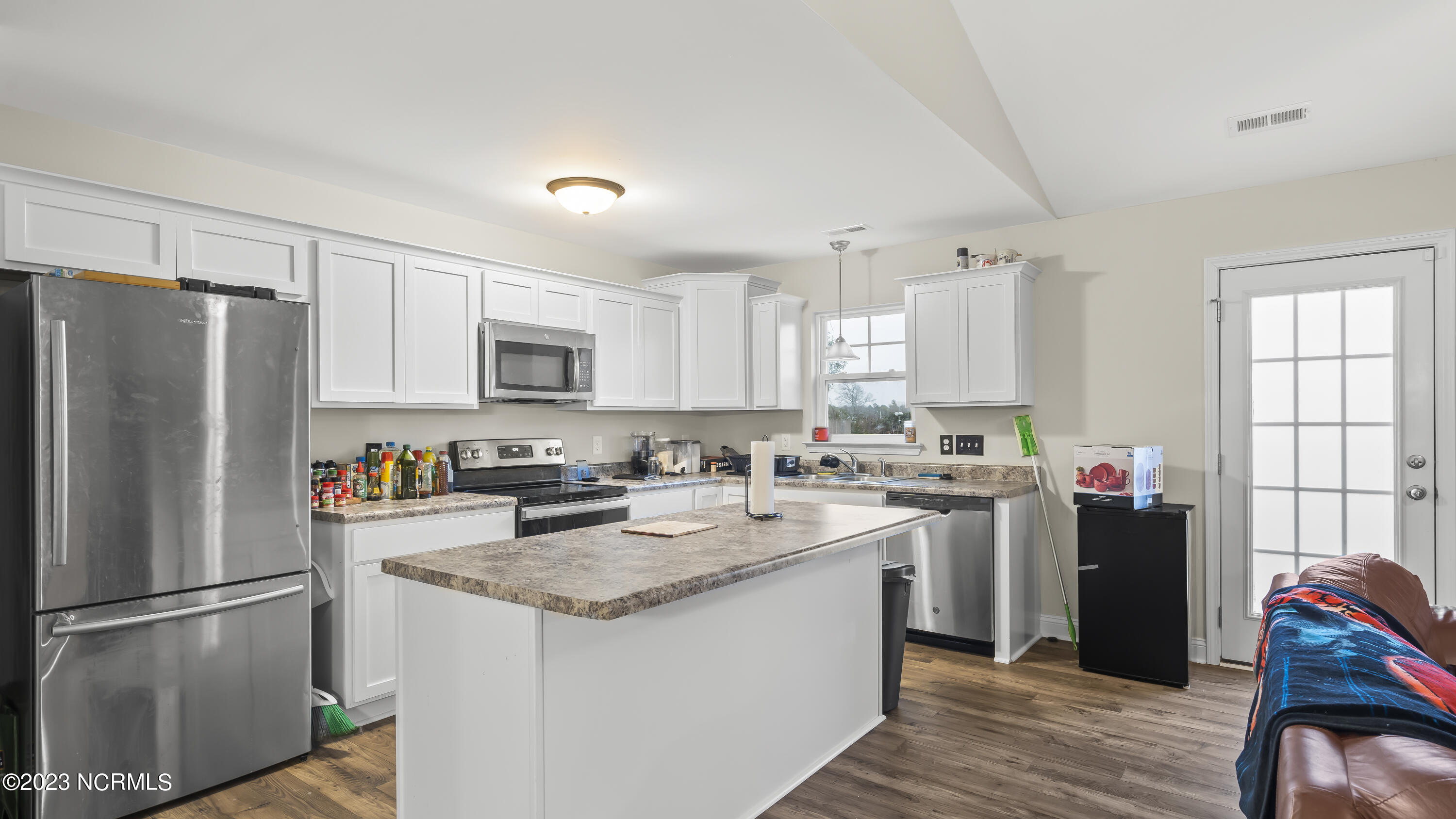 412 Duster Lane Richlands, NC 28574 - Photo 8 of 24 8