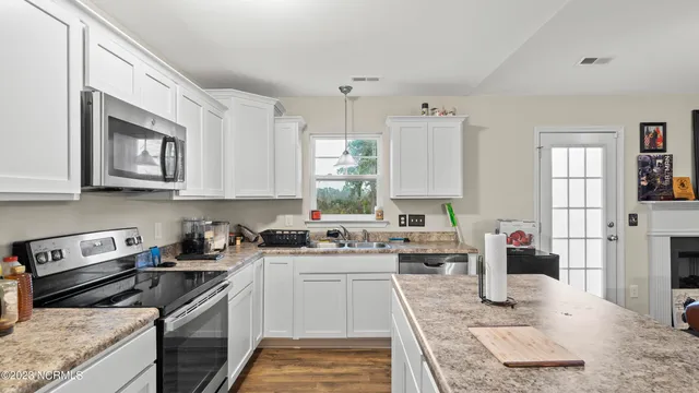 $1,650 | 412 Duster Lane, Richlands, NC 28574