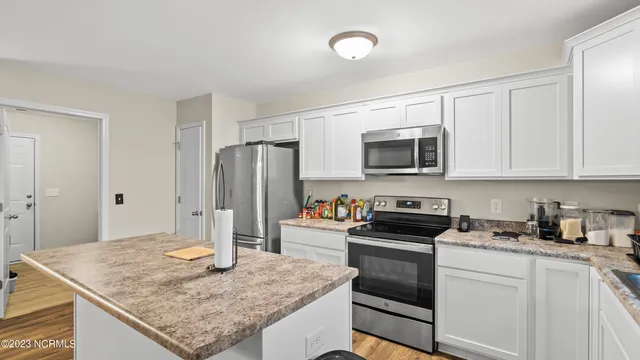 $1,650 | 412 Duster Lane, Richlands, NC 28574