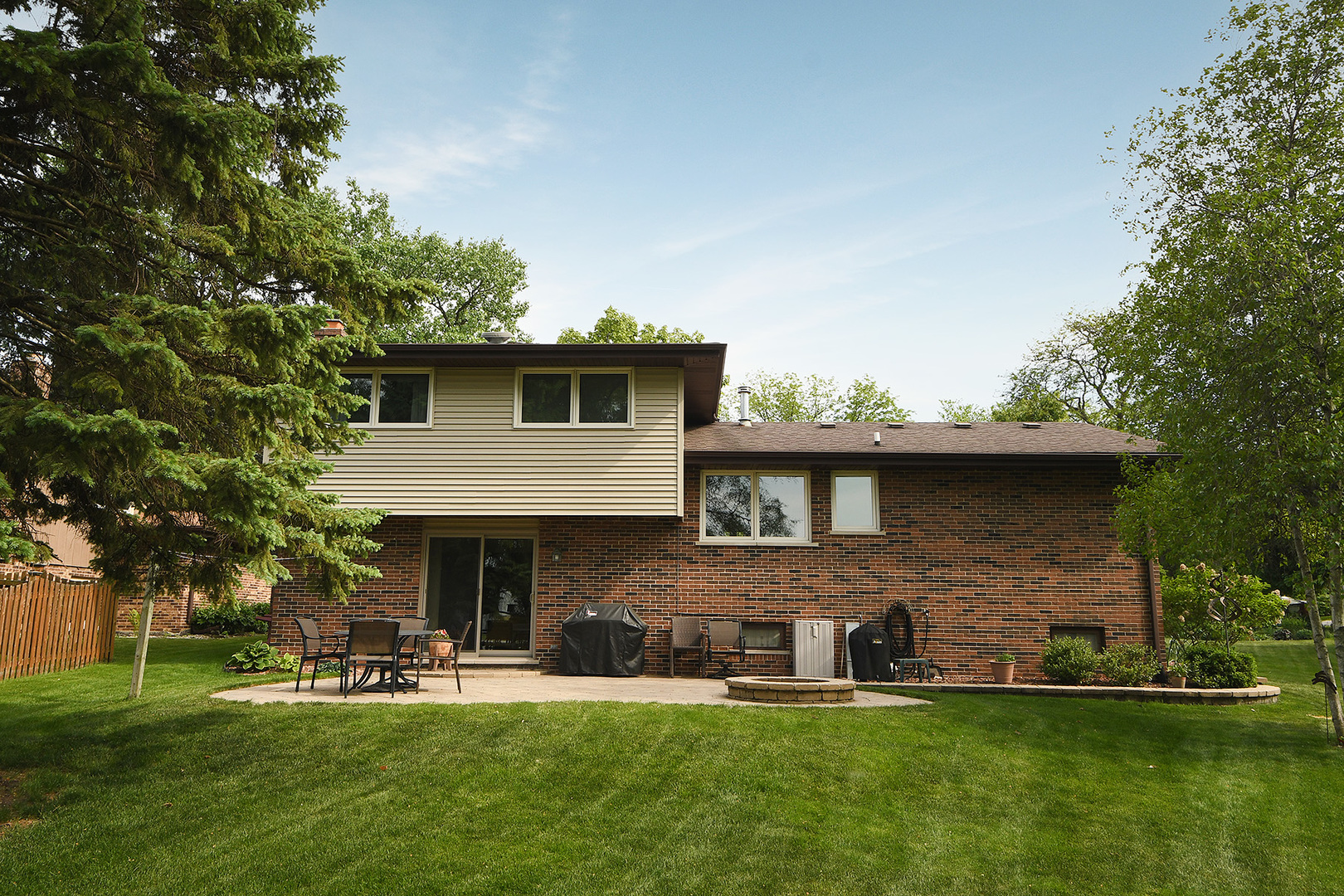 10918 3rd Street Mokena, IL 60448 - Photo 40 of 40 a front view of a house with a yard