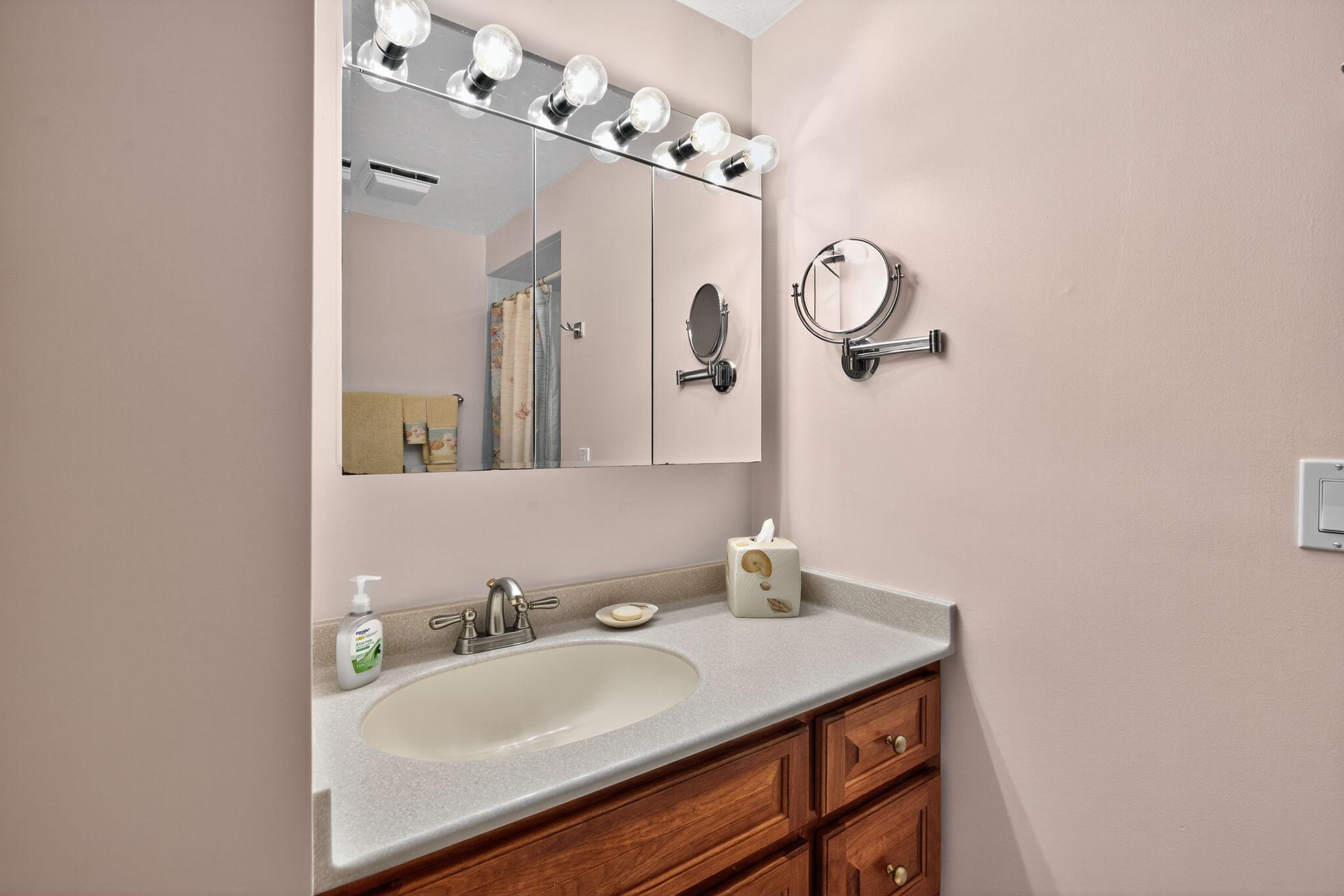 287 Ocean Street, Unit 2 BLDG C Hyannis, MA 02601 - Photo 30 of 32 30_287_Ocean_St_Hyannis_MA_02601_USA-Bat