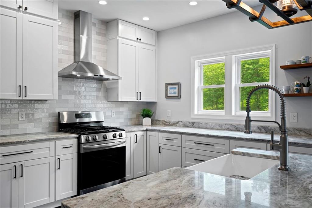 15 Mason Road Baden, PA 15005 - Photo 14 of 43 Granite Counters
