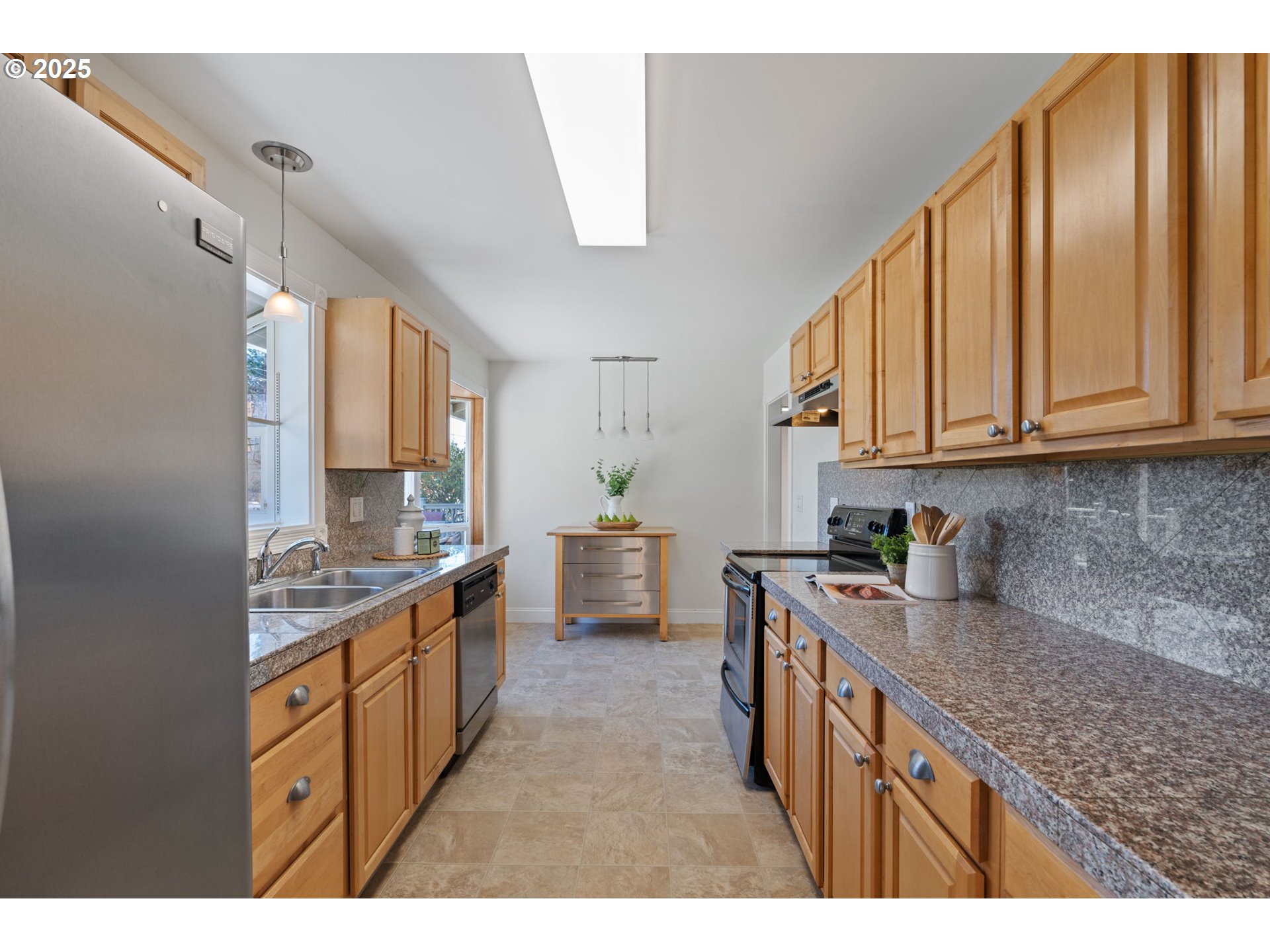 5440 Southwest Dover Loop Portland, OR 97225 - Photo 11 of 46 Gallery Image 11