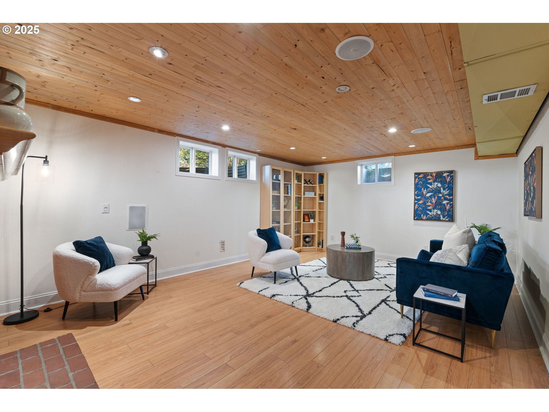 5440 Southwest Dover Loop Portland, OR 97225 - Photo 29 of 46 Gallery Image 29