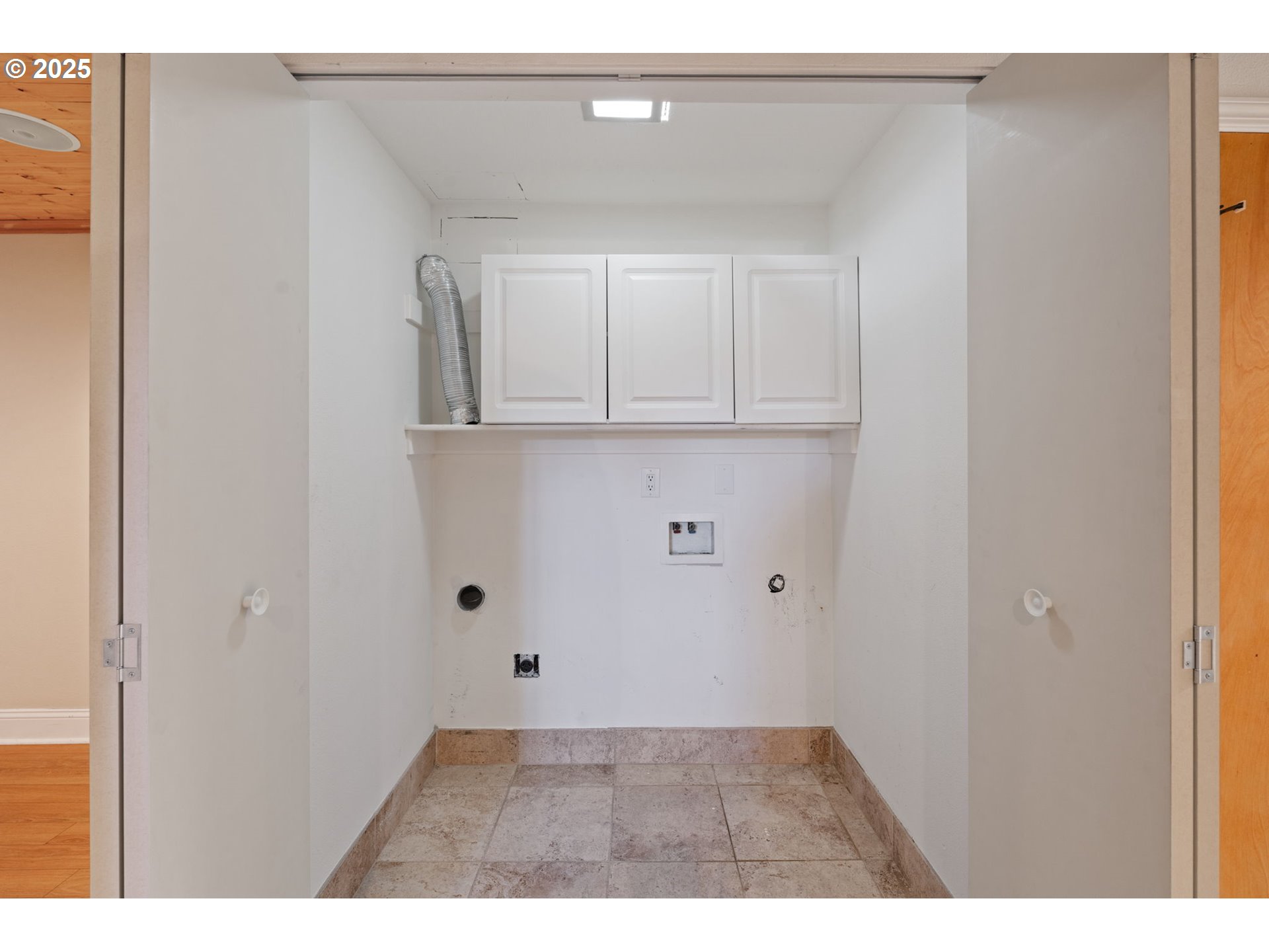 5440 Southwest Dover Loop Portland, OR 97225 - Photo 33 of 46 Gallery Image 33
