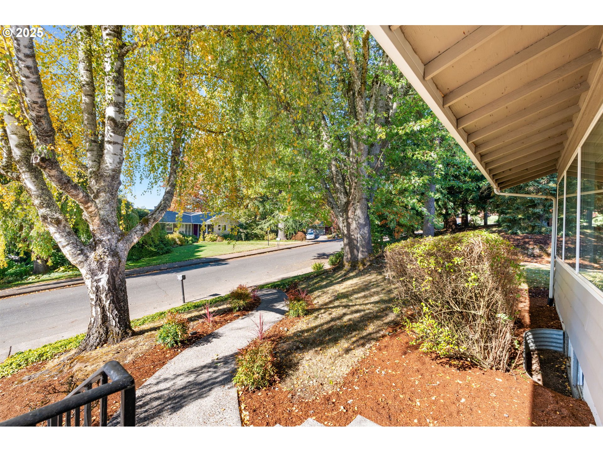 5440 Southwest Dover Loop Portland, OR 97225 - Photo 38 of 46 Gallery Image 38