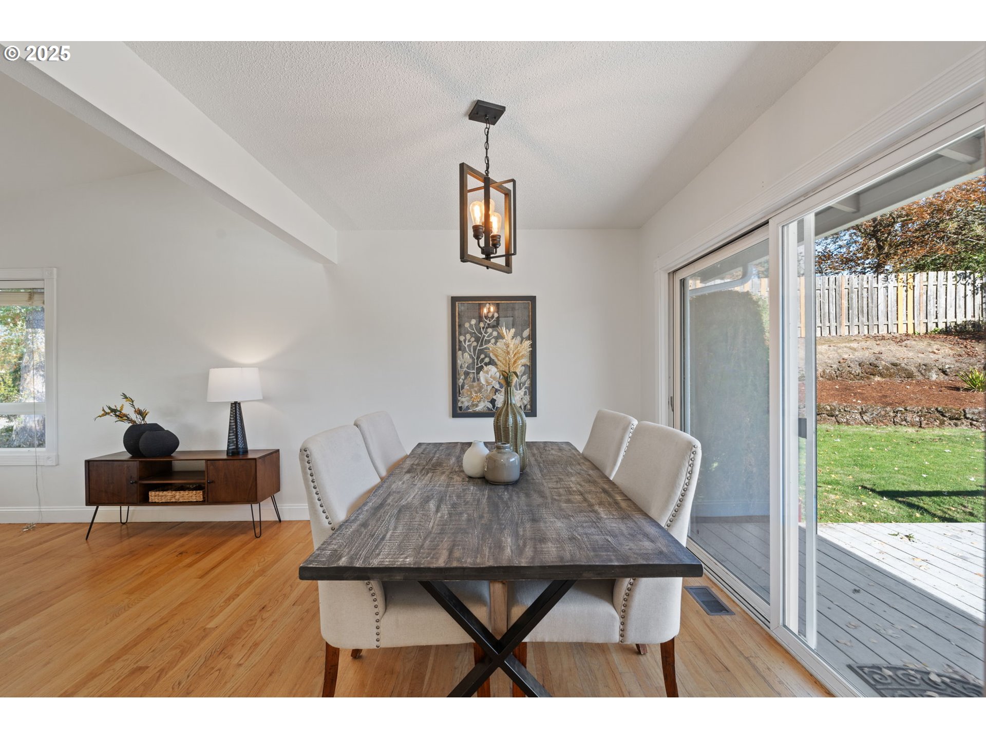 5440 Southwest Dover Loop Portland, OR 97225 - Photo 9 of 46 Gallery Image 9
