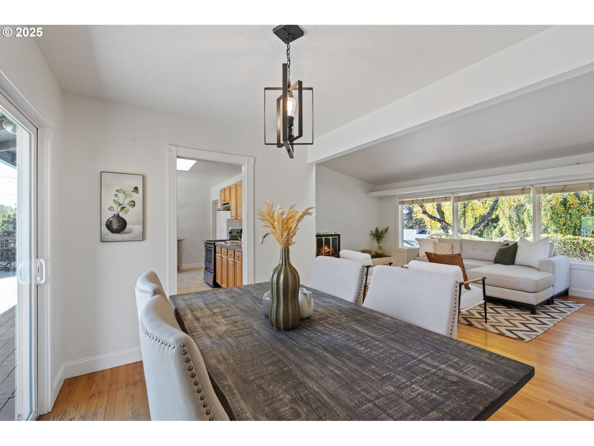5440 Southwest Dover Loop Portland, OR 97225 - Photo 10 of 46 Gallery Image 10