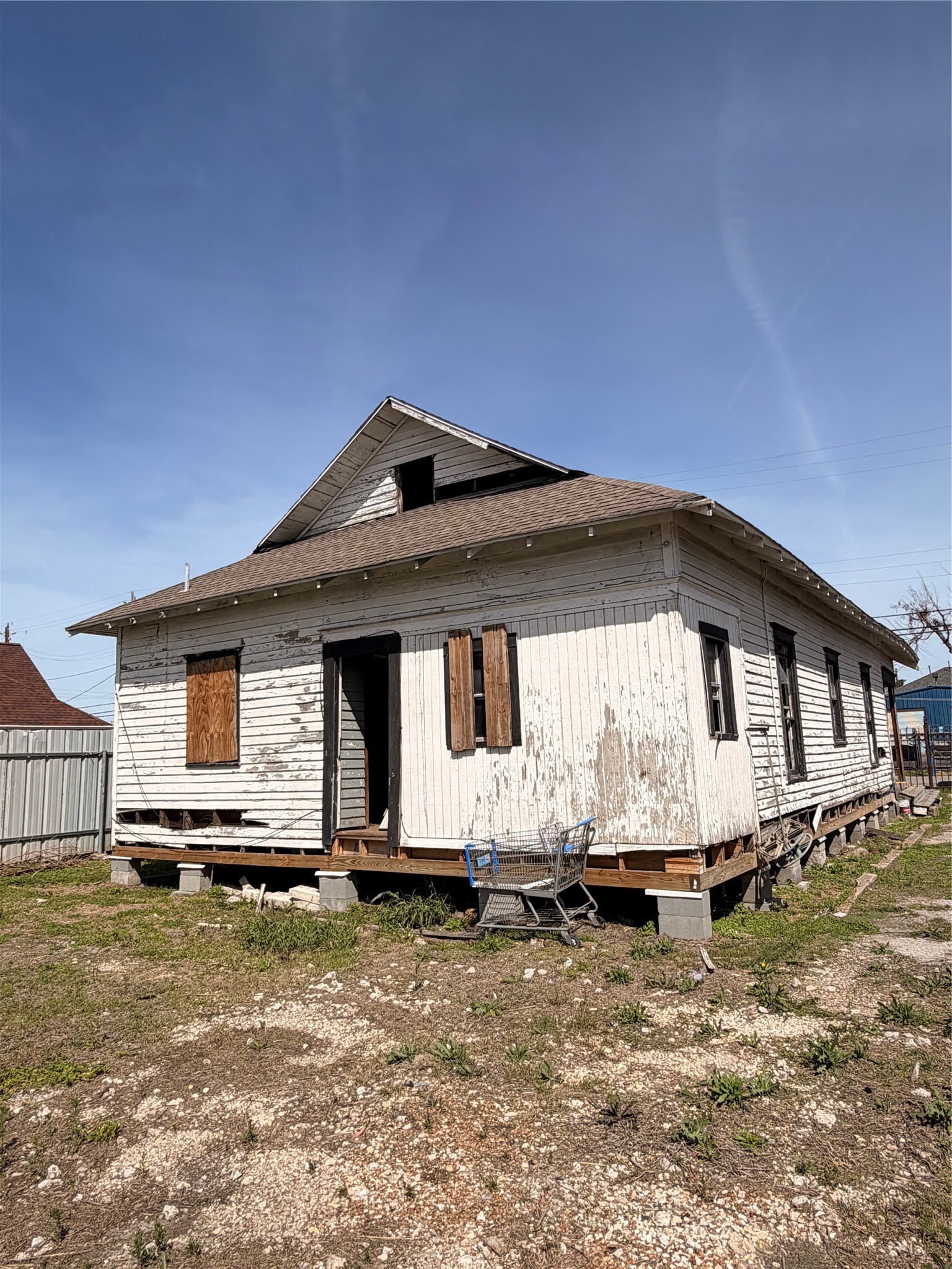 118 Van Molan Street Houston, TX 77022 - Photo 14 of 15 a front view of a house with a yard