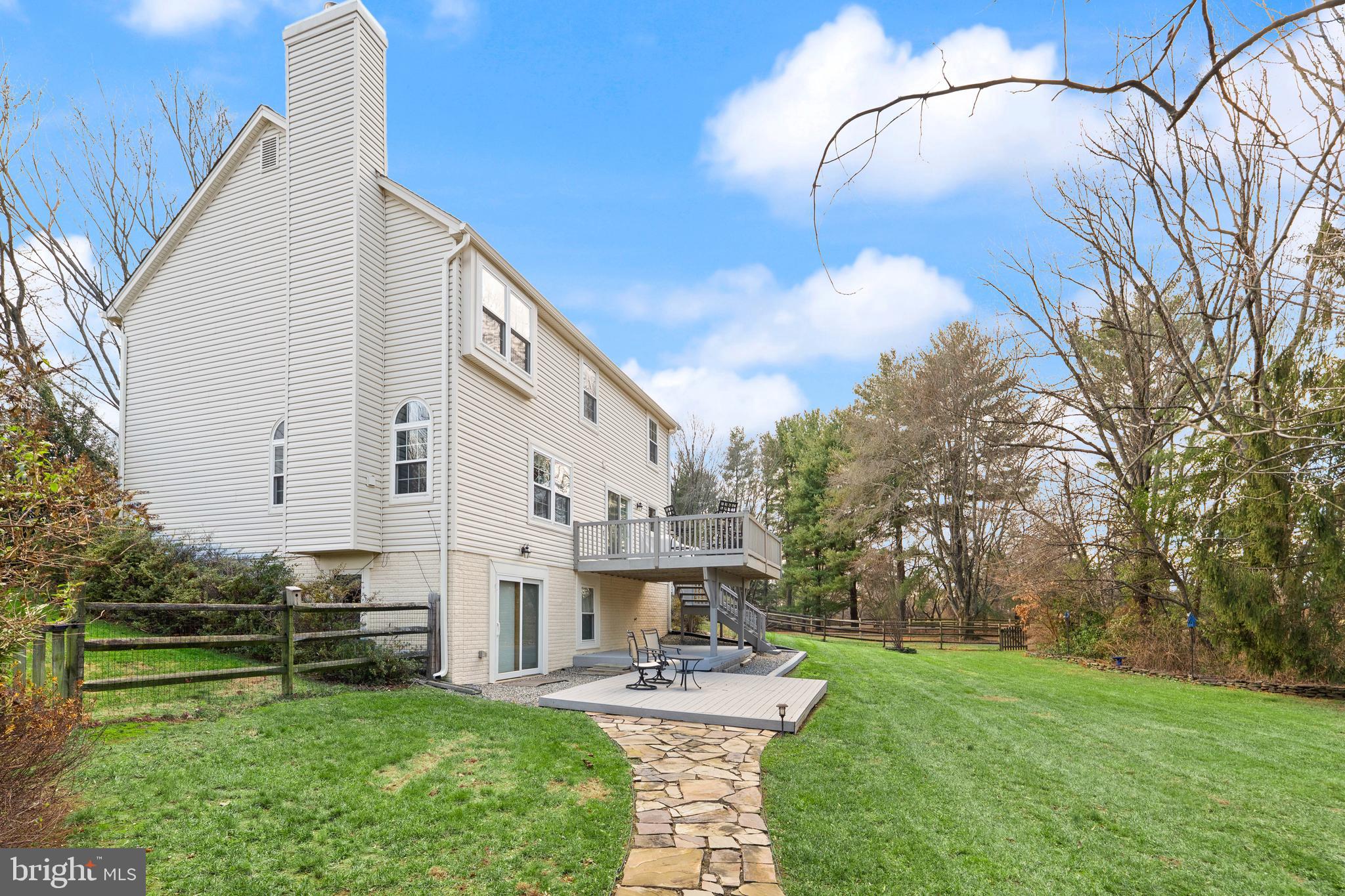 11212 Bradbury Lane Reston, VA 20194 - Photo 13 of 21