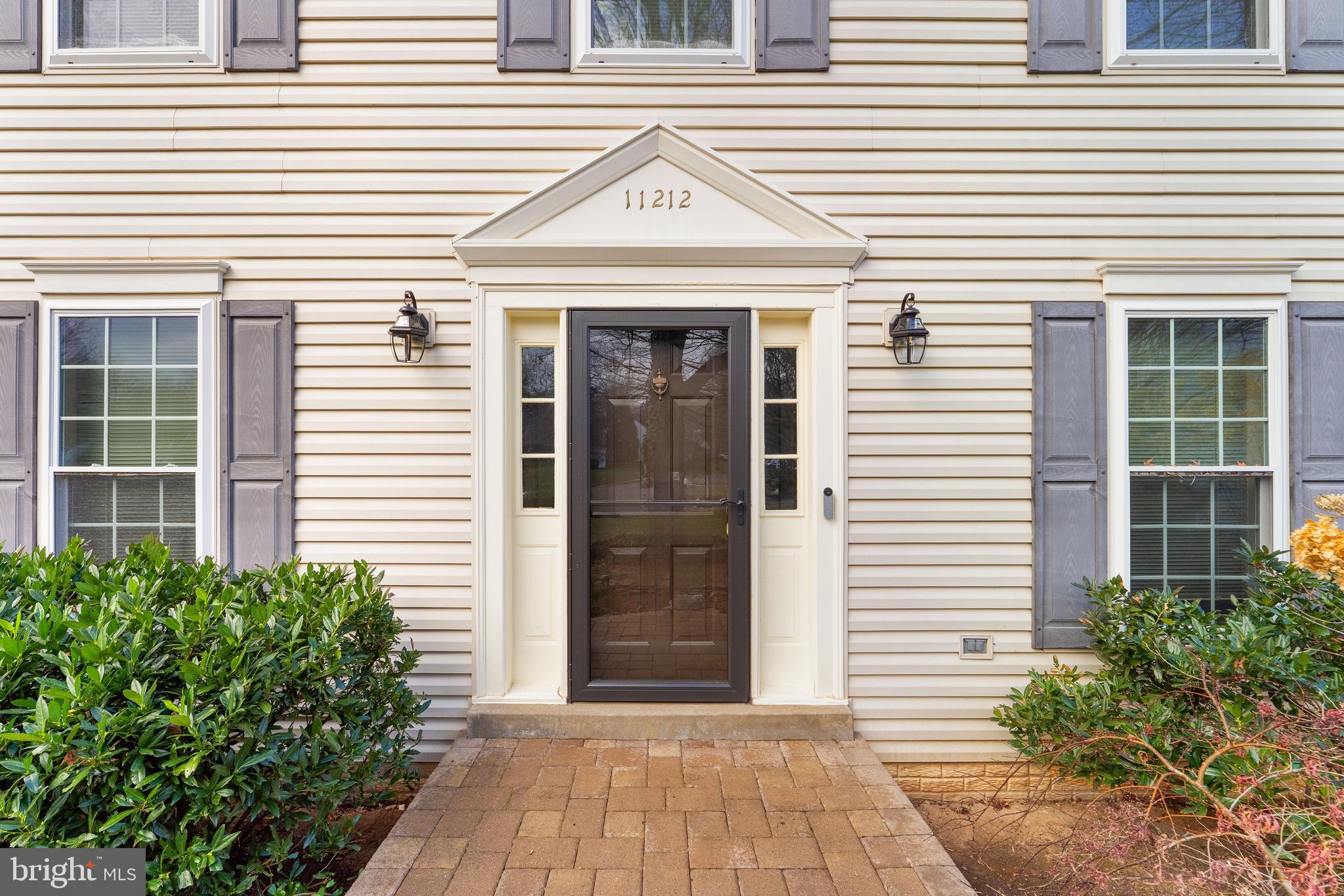 11212 Bradbury Lane Reston, VA 20194 - Photo 4 of 21