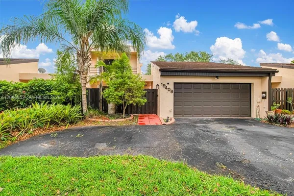 $499,900 | 19408 West Lake Drive, Hialeah, FL 33015