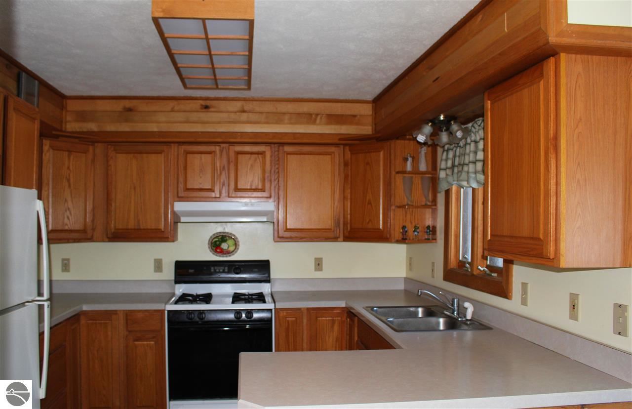 1239 North Betsie River Road Interlochen, MI 49643 - Photo 17 of 18 1795833-16.JPG