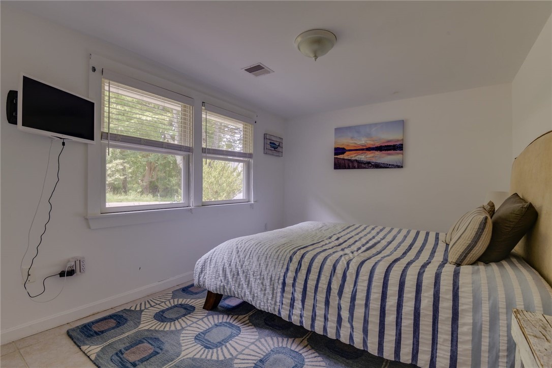 78 Nautilus Street Jamestown, RI 02835 - Photo 11 of 19