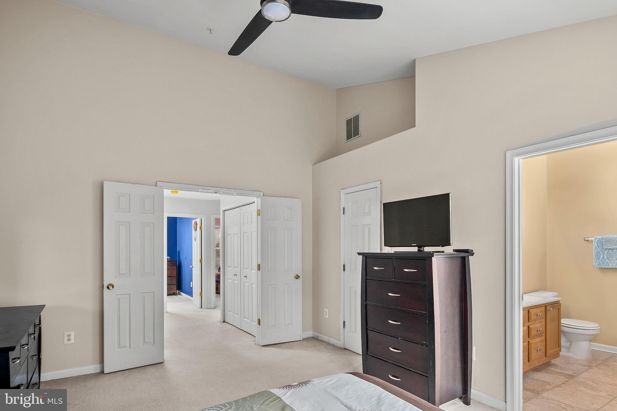2720 Summers Ridge Drive Odenton, MD 21113 - Photo 16 of 29 a living room with furniture and a flat screen tv
