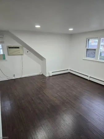 $1,900 | 18 Donna Drive, Unit 2, Wood-Ridge, NJ 07075