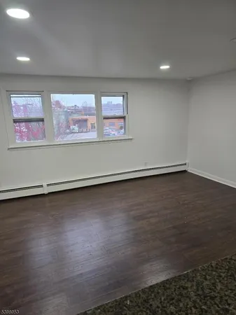 $1,900 | 18 Donna Drive, Unit 2, Wood-Ridge, NJ 07075