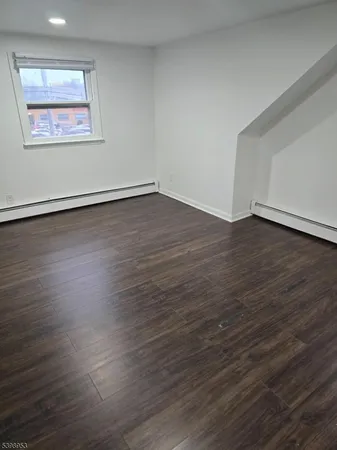 $1,900 | 18 Donna Drive, Unit 2, Wood-Ridge, NJ 07075