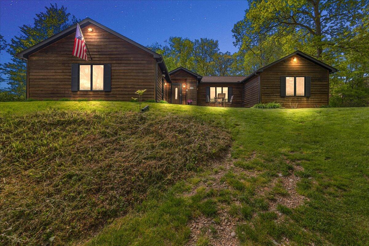 3455 Yarney Road Waterford, MI 48329 - Photo 1 of 64 Front View