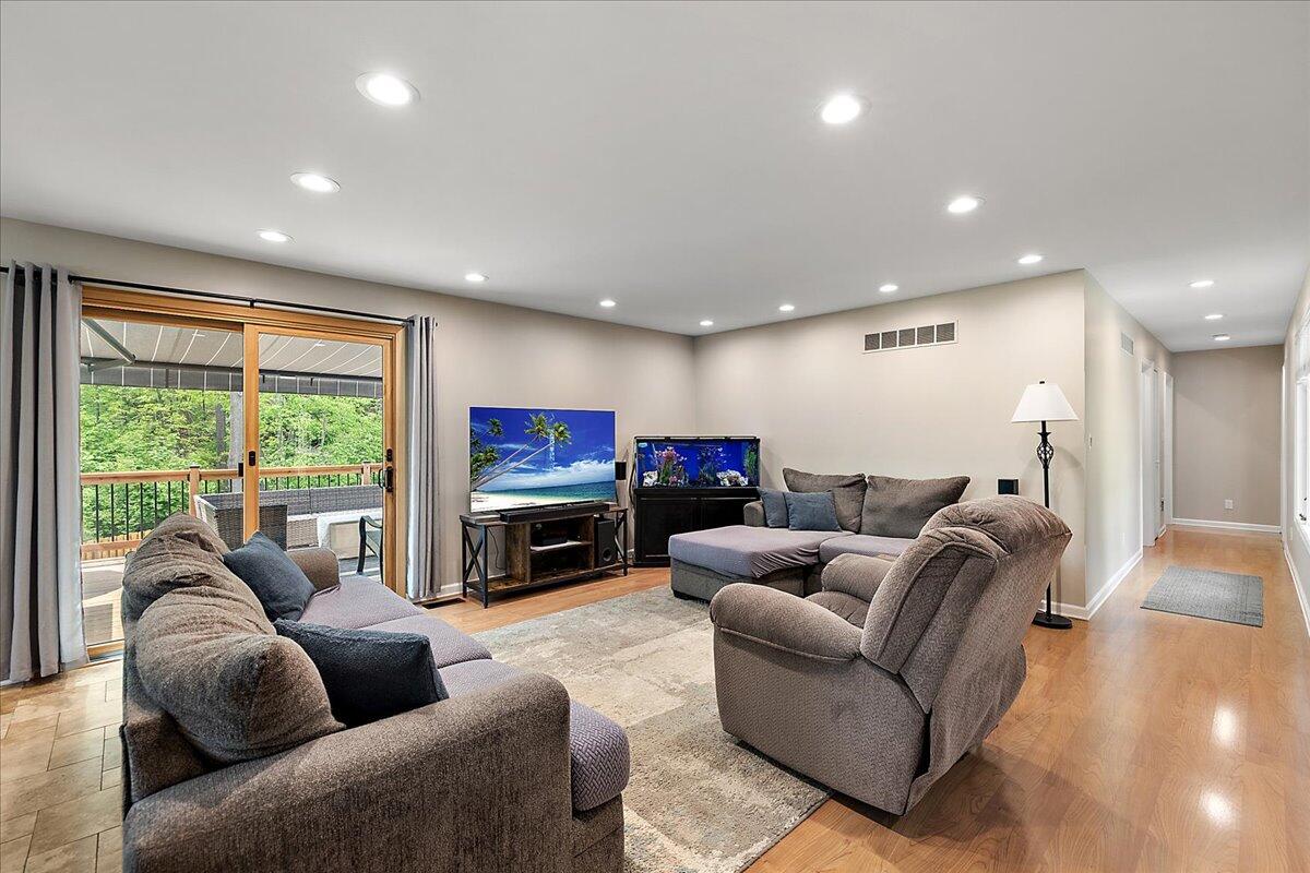 3455 Yarney Road Waterford, MI 48329 - Photo 11 of 64 Family Room