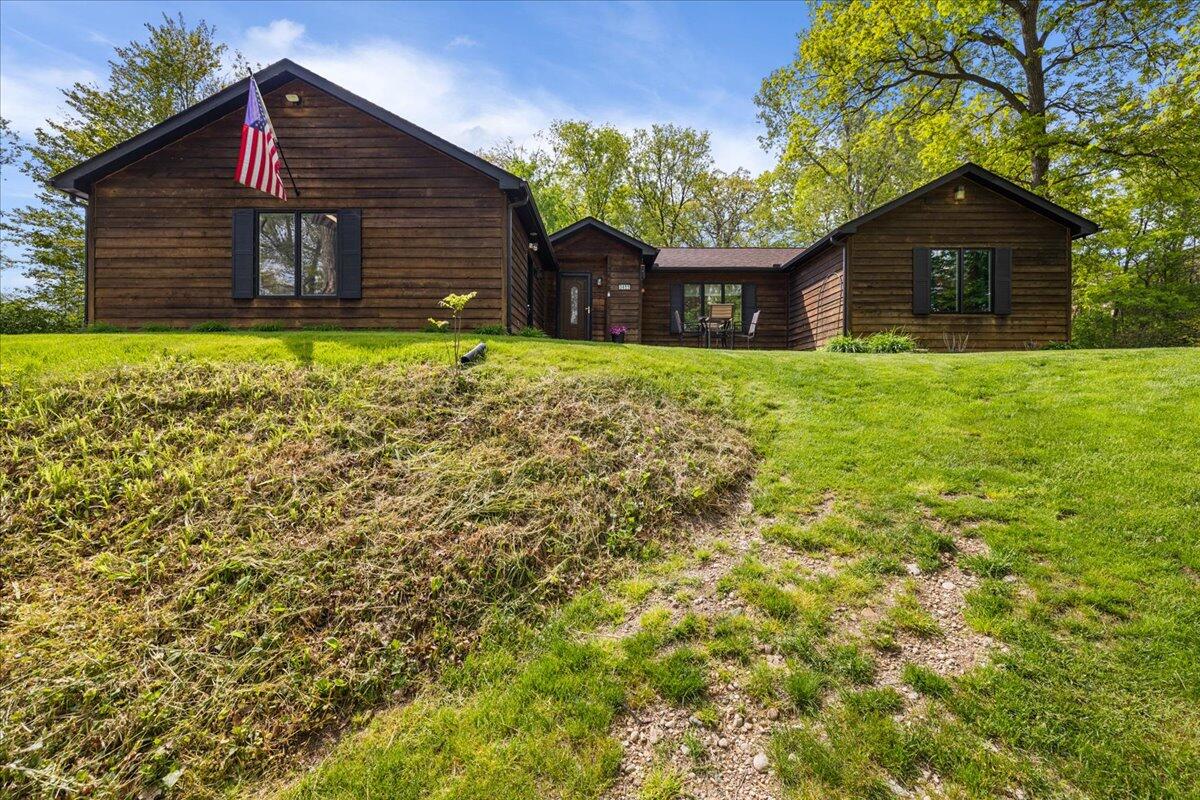 3455 Yarney Road Waterford, MI 48329 - Photo 2 of 64 Front View