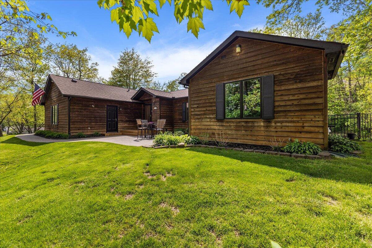 3455 Yarney Road Waterford, MI 48329 - Photo 3 of 64 Front View