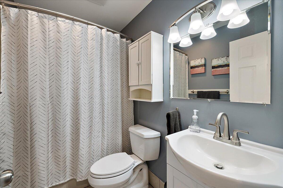 3455 Yarney Road Waterford, MI 48329 - Photo 31 of 64 Bathroom 2