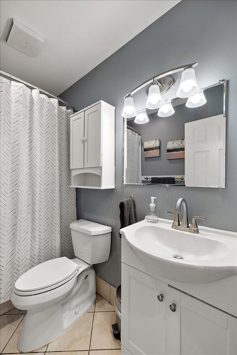 3455 Yarney Road Waterford, MI 48329 - Photo 32 of 64 Bathroom 2
