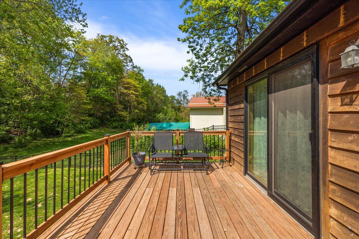 3455 Yarney Road Waterford, MI 48329 - Photo 56 of 64 Deck