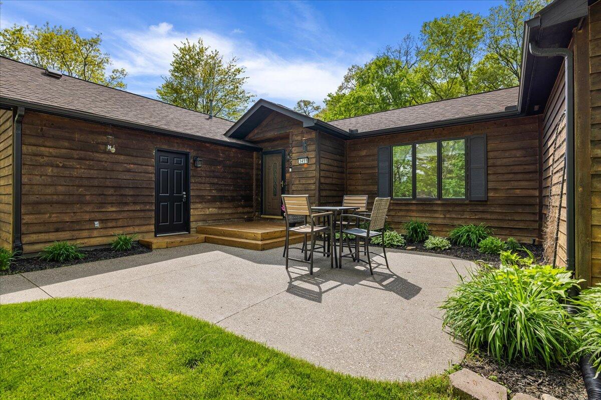 3455 Yarney Road Waterford, MI 48329 - Photo 6 of 64 Front View