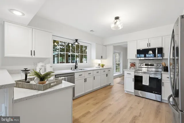 $939,000 | 6112 Sandstone Court, Clifton, VA 20124