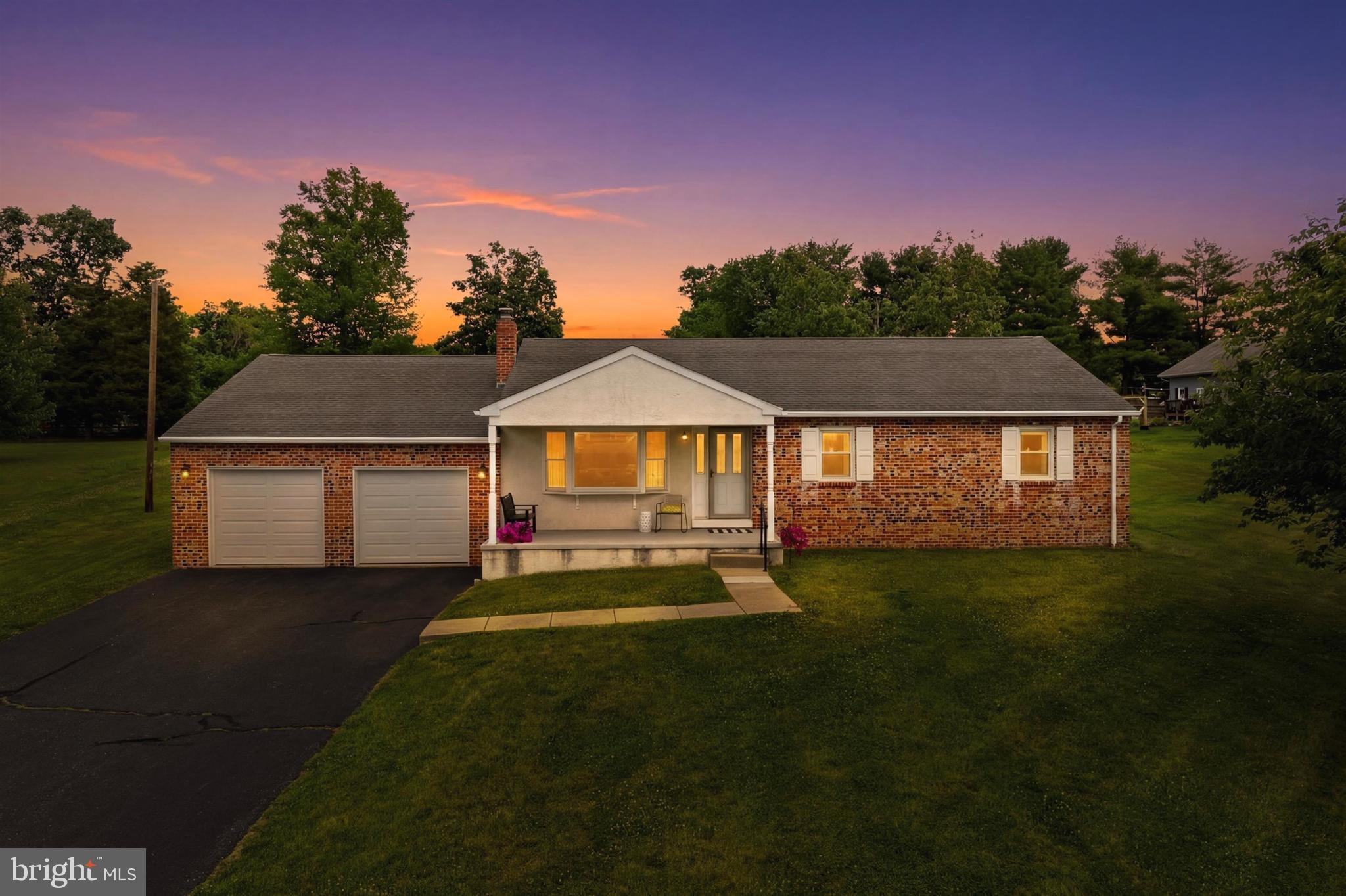 2029 Hoffmansville Road Frederick, PA 19435 - Photo 2 of 29