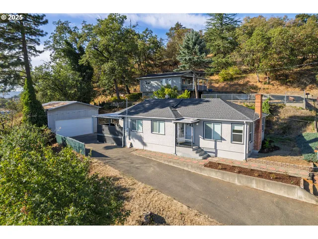 $389,000 | 1830 Northwest Goetz Street, Roseburg, OR 97471