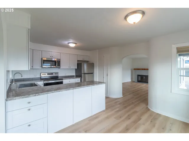 $389,000 | 1830 Northwest Goetz Street, Roseburg, OR 97471