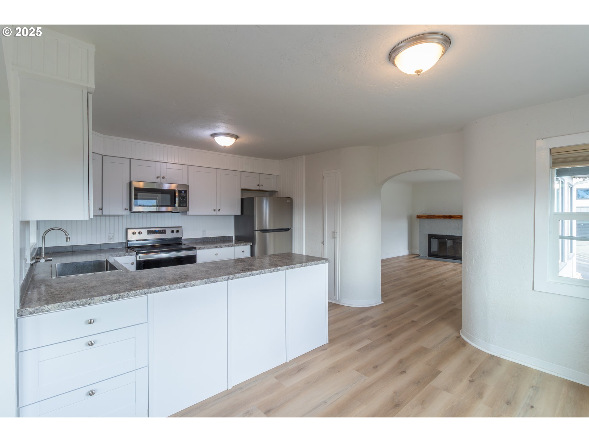 1830 Northwest Goetz Street Roseburg, OR 97471 - Photo 3 of 24