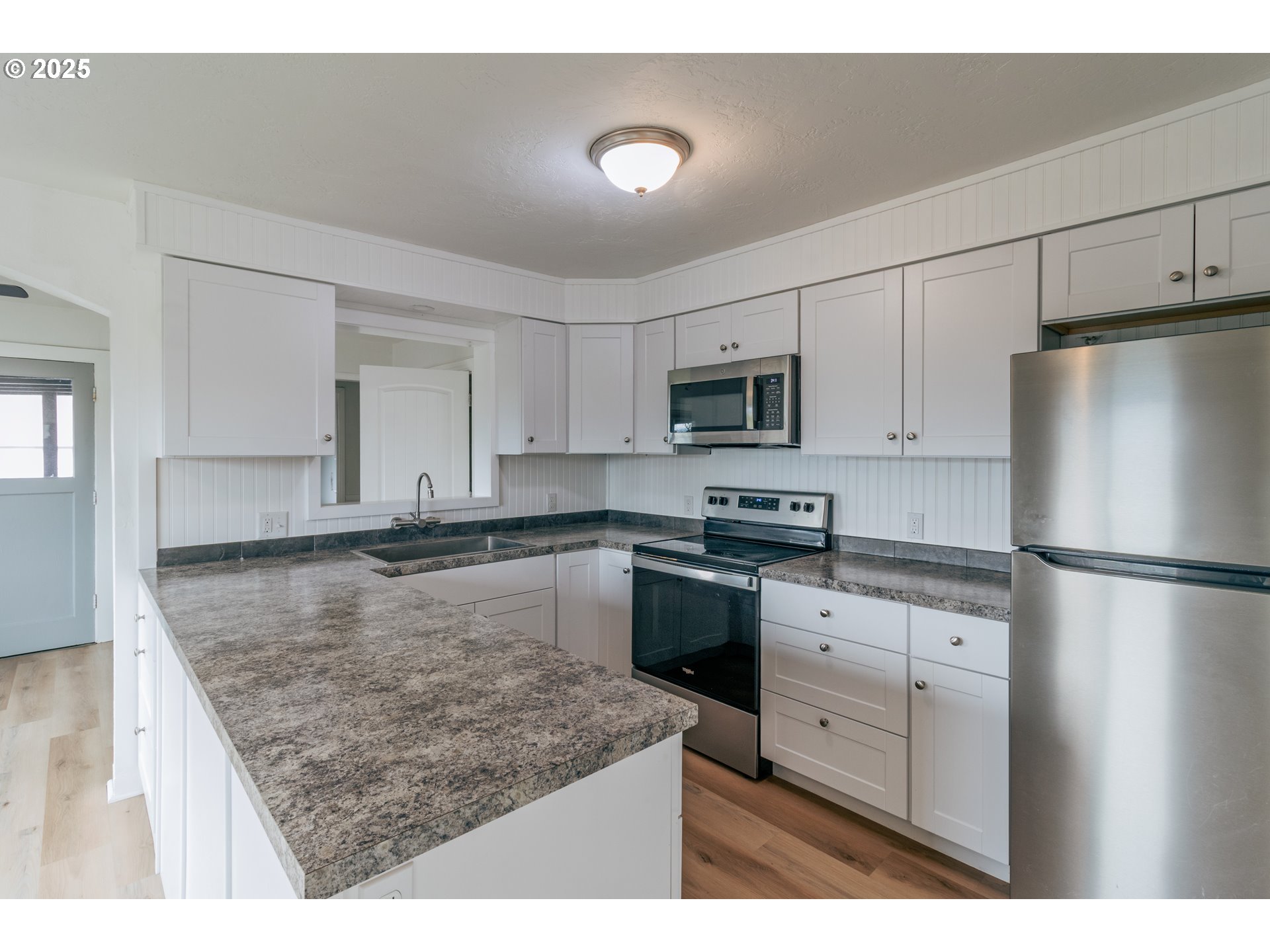 1830 Northwest Goetz Street Roseburg, OR 97471 - Photo 5 of 24